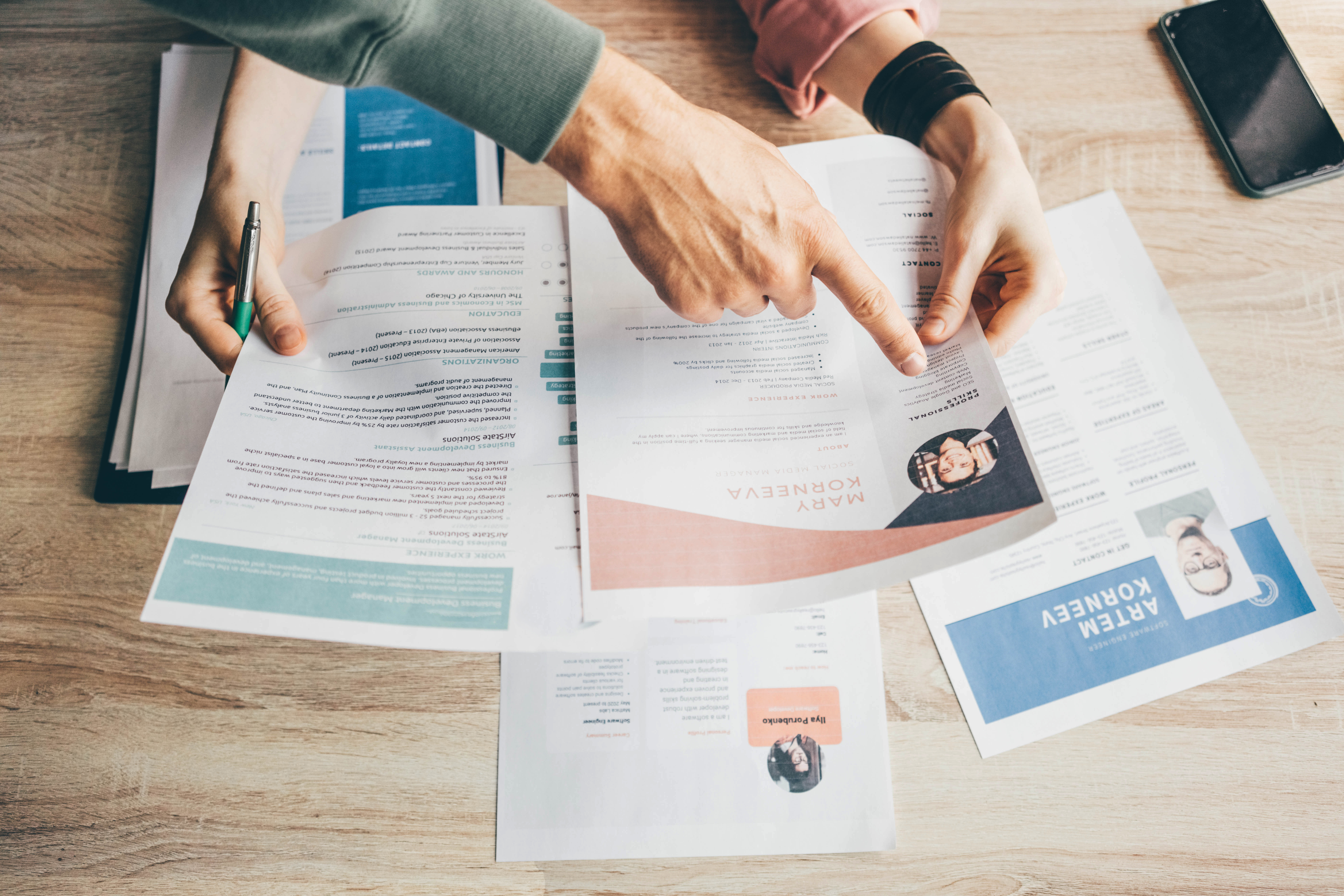 Fast & Effective Resume Screening: How Recruiters and Hiring Managers Spot Good or Bad Resumes Quickly